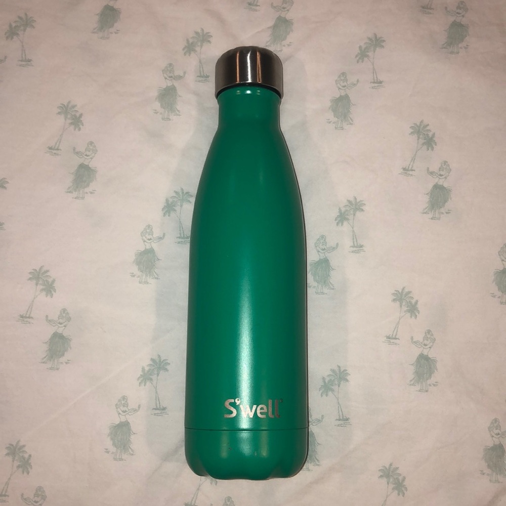 Teal Swell water bottle.